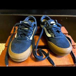 Vans kids size 10.5, suede navy blue